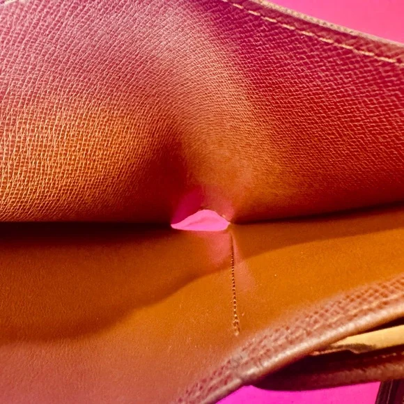 Louis Vuitton Monogram the Kisslock bifold wallet - Picture 8 of 14